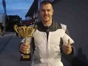 Српски аутомобилиста Предраг Шаиновић победник ендуранс трке у ЕСЕТ купу у Словачкој