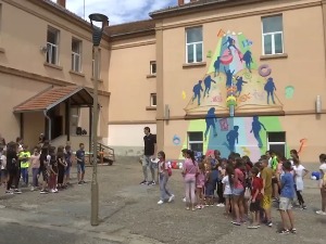 Мурал Бобана Марјановића за бољевачку сеоску школу