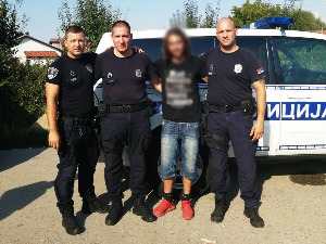Припадник Интервентне јединце убедио младића да не скочи са Панчевачког моста