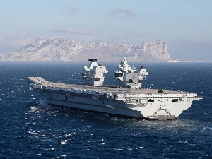 Британски понос поново укотвљен, квар зауставио 3,5 милијарди евра вредан носач авиона