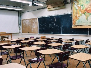 Смањује се број ђака и школа у Србији, показују подаци Републичког завода за статистику