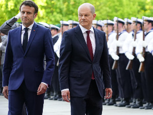 Европа, Француска и Немачка: Два кревета за један сан или један кревет за два сна Европа, Француска и Немачка: Два кревета за један сан или један кревет за два сна