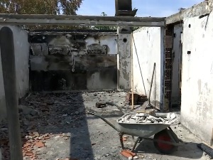 Станковићи у пожару остали без ичега, потребна им је помоћ како би до зиме имали дом