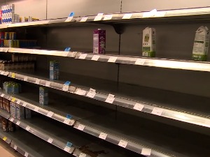 Откуд празни рафови са млеком у продавницама