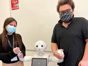 Нова студија: Деца су искренија према роботима него према родитељима