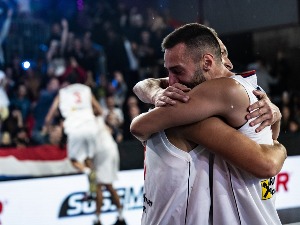 Баскеташи након нове европске титуле: Настављамо да пишемо историју овог спорта