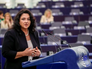 Комесарка ЕУ за равноправност стиже у Београд поводом Европрајда