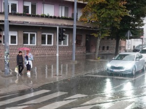 Хладно и ветровито, постепени престанак падавина