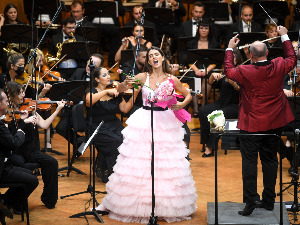 Сопран Тамара Рађеновић наступа у Београду