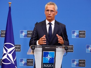 Столтенберг: Путинова претња нуклеарним оружјем је опасна