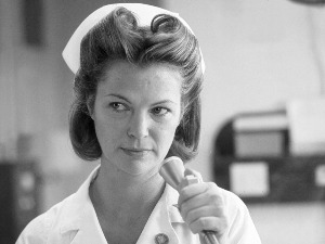 Преминула глумица Луиз Флечер, чувена медицинска сестра из филма „Лет изнад кукавичијег гнезда“