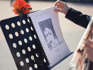 Читавим Новим Садом одјекује Кармен