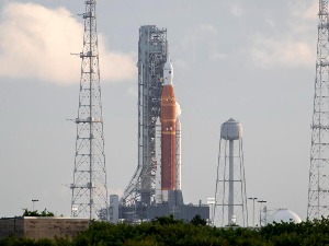 Због урагана отказано полетање мисије „Артемис 1“