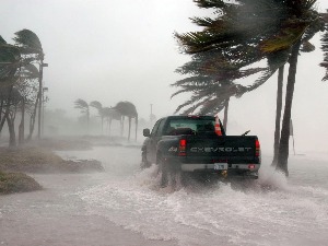 Кад тропска олуја или ураган почињу латиничним словом "I" – чувајте се!