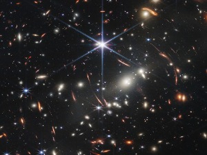 Телескоп Џејмс Веб опет одушевио приказима Нептуна и „искричаве" галаксије