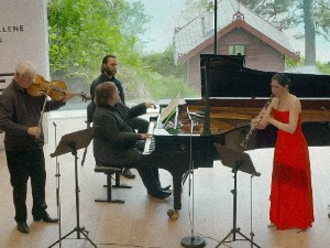 Музика Берга, Брамса и Моцарта