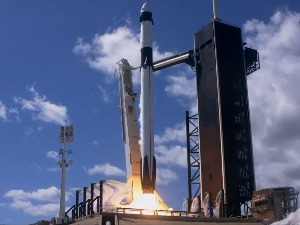 Масков „Спејс екс" послао у орбиталну лабораторију четири космонаута