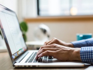 Грађани све више користе услуге е-Управе 