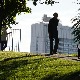 Смена сунца и облака, увече не крећите нигде без кишобрана