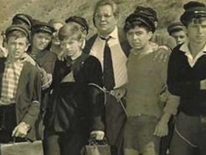 Прозван је и V/3