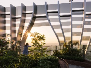 По чему се разликује најновији отворени небодер у Сингапуру