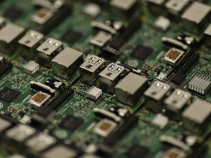 Микрочипови, како да Србија ухвати прикључак са остатком света