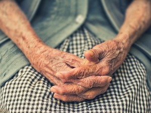 "Затворени" домови за старе раде са спуштеним ролетнама, који су први сигнали да нешто није у реду