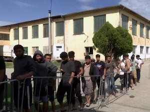 Како препознати и доказати трговину људима