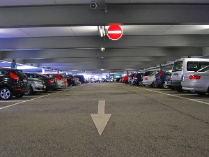 Гаража кошта као гарсоњера – паркинг место постало луксуз, а издавање добар бизнис