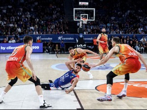 Валенсија у последњим секундама савладала Ефес, Жалгирис у Каунасу надиграо Виртус