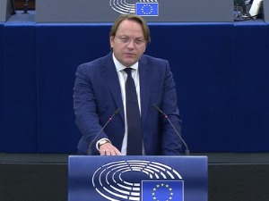 Вархељи: Србија важан партнер, да се усклади са ставовима ЕУ