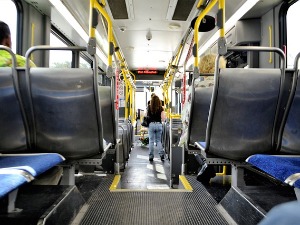 Уместо да помогну човеку коме је позлило окренули главу – како смо престали да примећујемо туђе невоље