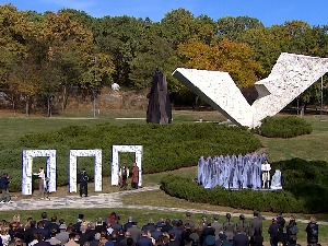 Шумарице - и ове године  јединствени час историје, сећања и опомене