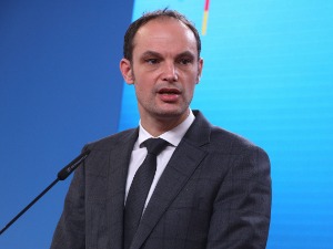 Словенија бира председника државе, Логар фаворит