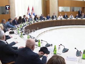  Вучић се састао са представницима Срба из региона