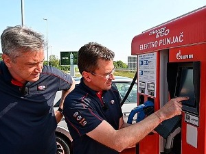 САТ-Патрола Србијом на струју - колико има електричних пуњача?