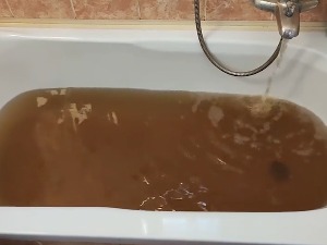 Вода увек нађе пут, осим у Деспотову – неисправна дуже од деценије, а рачуни се увећавају