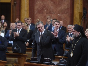 Вучић: У тешким временима потребна Влада која ће сачувати мир