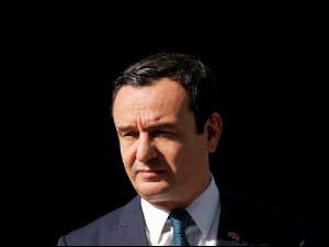 Курти не одустаје од одлуке о таблицама, али уз одређене измене - рок до 21. априла 2023.