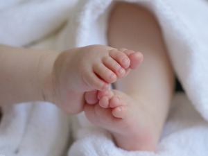 Закон усвојен пре две године, а помака нема – да ли ће родитељи несталих беба дочекати правду