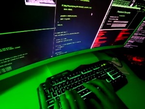 Државни системи и компаније мете сајбер напада, скоро сваки започне мејлом