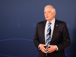 Борељ: Повлачење Срба из институција није решење, Приштина да без одлагања поштује обавезе