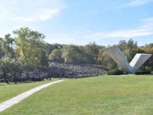 Обилазак стратишта српског народа  у програму ђачких екскурзија 