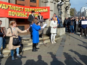 Просветари испред Владе на Дан просветних радника