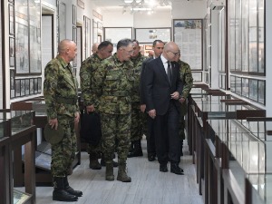 Вучевић обишао Команду Копнене војске у Нишу