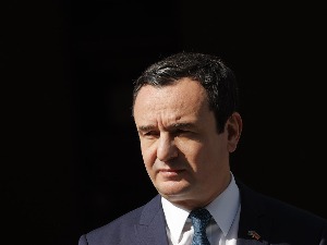 Курти најавио могућност заједничког састанка са Вучићем и Макроном у Паризу