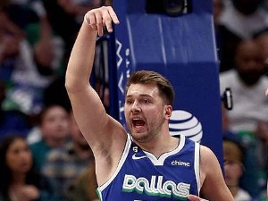 Дончић рекордом предводио Далас у победи над Портландом