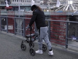 Потпуно паралисани људи поново проходали након стимулације нерава 