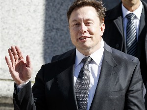 Маск радницима: Или ће у новом Твитеру расти цвеће или вас бити неће