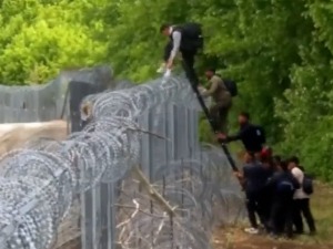 Србија, Мађарска и Аустрија против илегалних миграција – да ли је у рукама наше земље "врућ кромпир"